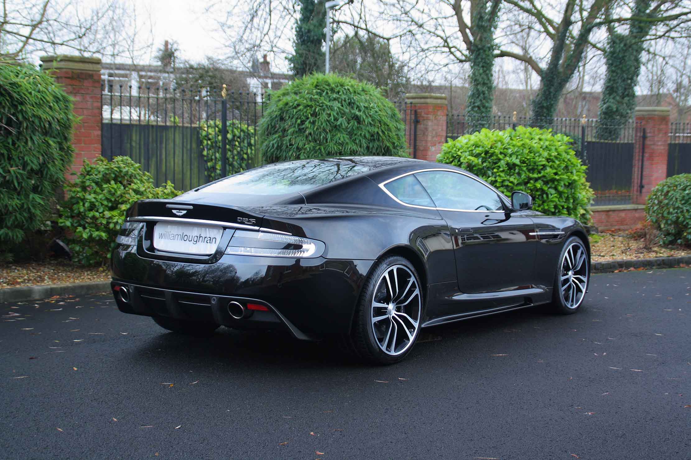 Aston Martin DBS Carbon Black - Limited Edition