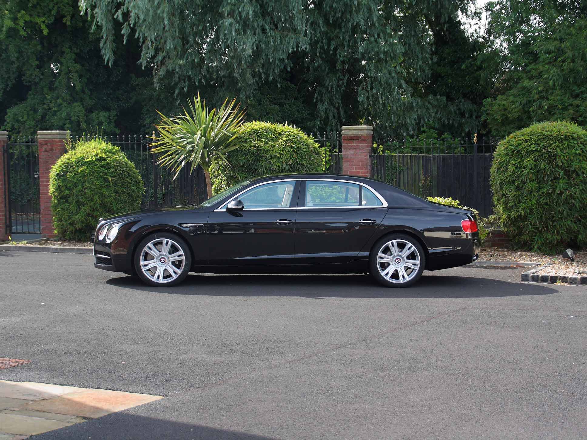 Bentley Flying Spur V8