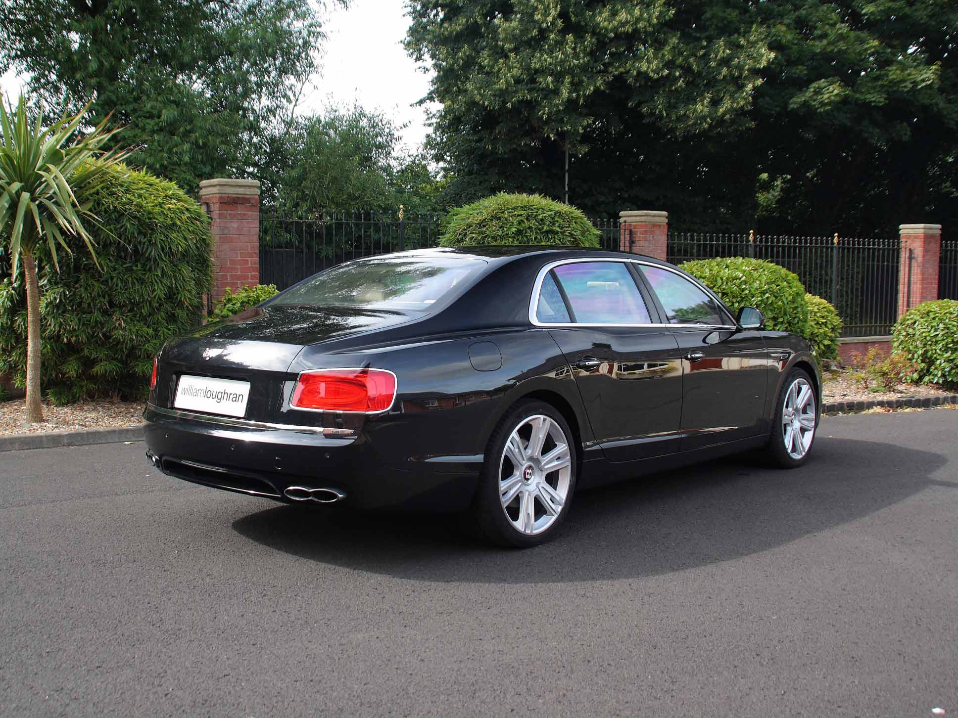 Bentley Flying Spur V8
