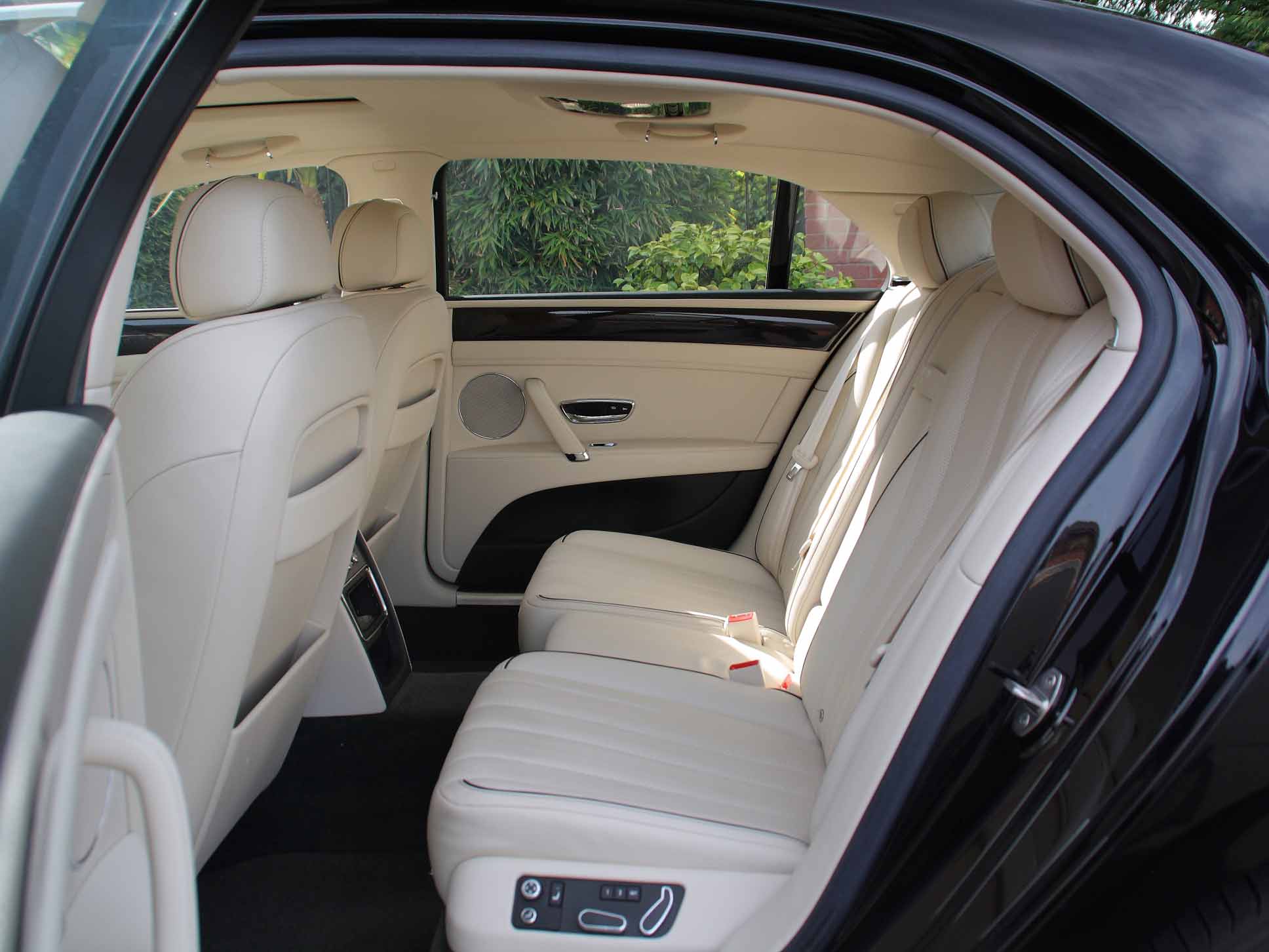 Bentley Flying Spur V8