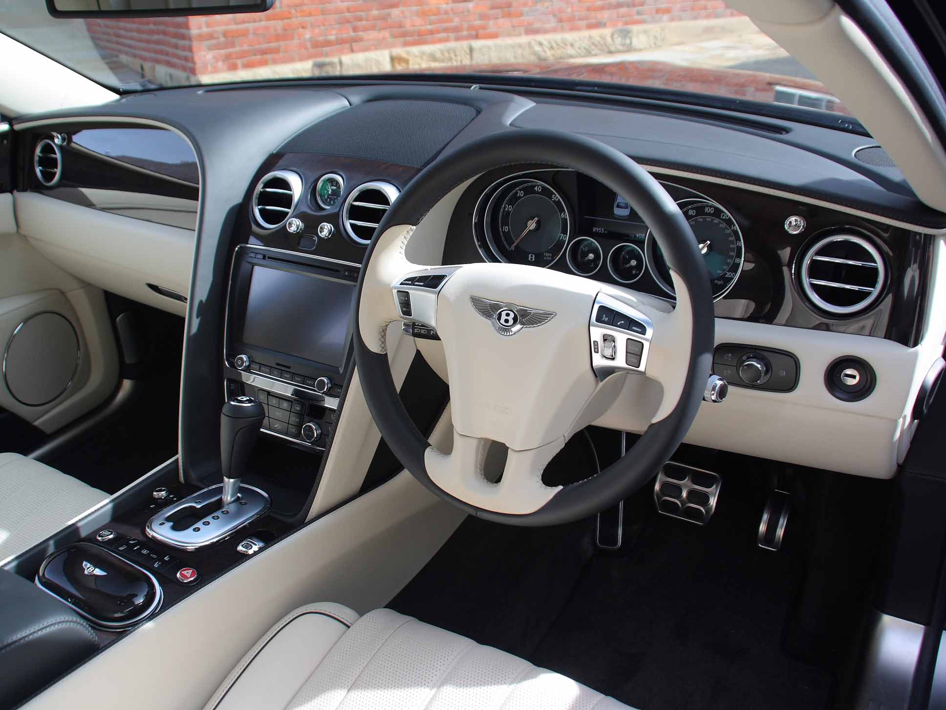 Bentley Flying Spur V8