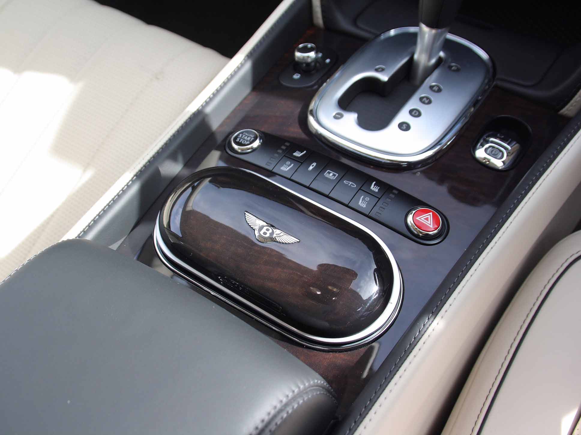 Bentley Flying Spur V8