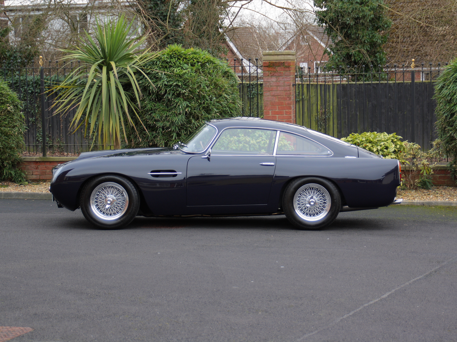 Aston Martin DB4 GT