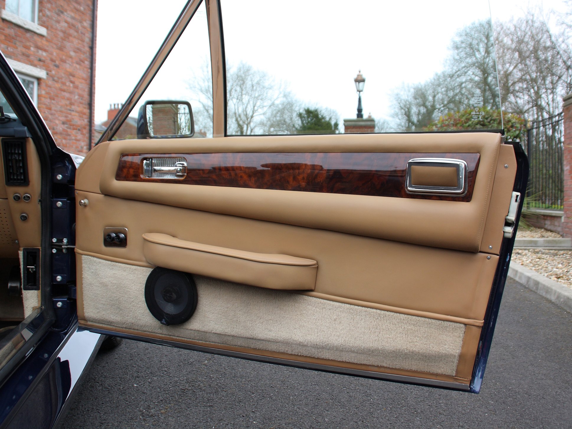 1988 Aston Martin V8 Vantage Volante