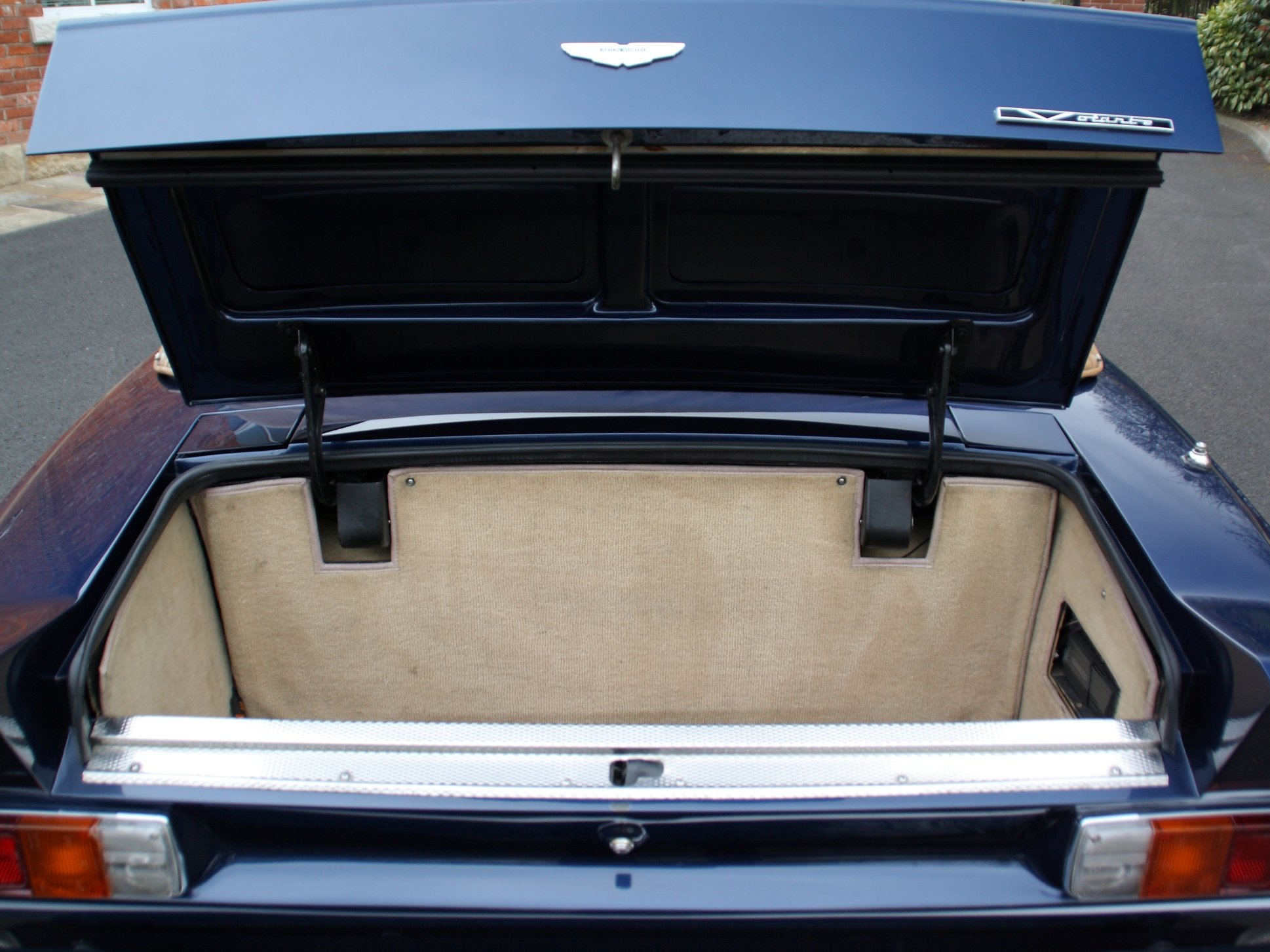 1988 Aston Martin V8 Vantage Volante