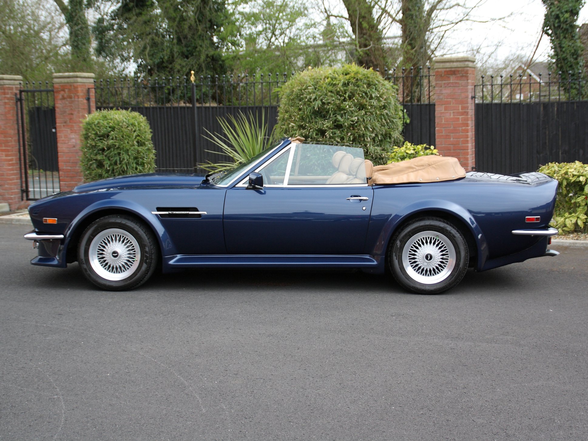 1988 Aston Martin V8 Vantage Volante