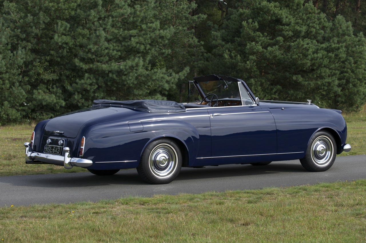 Bentley S1 Drophead Coupe by HJ Mulliner & Co.