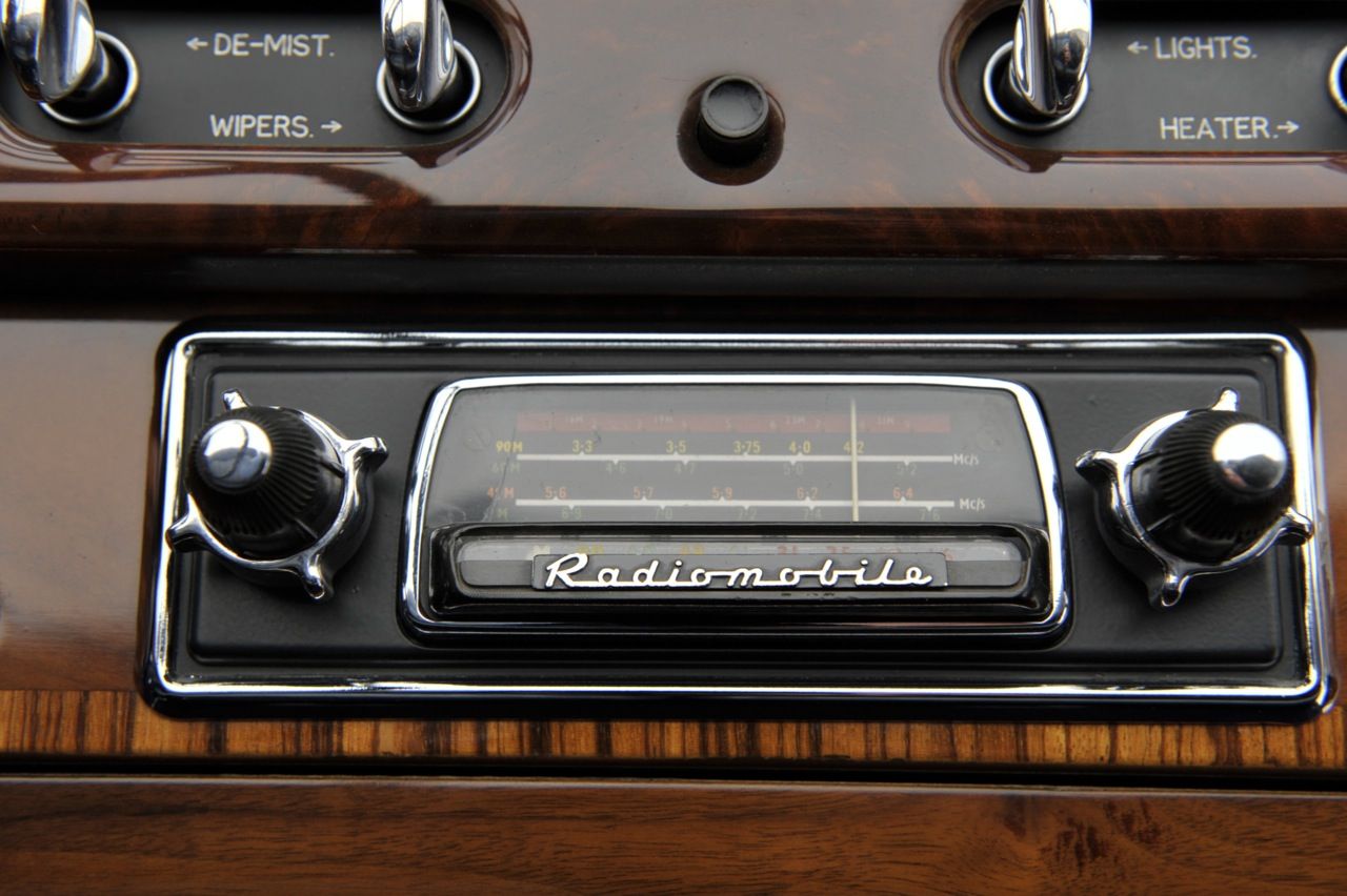 Bentley S1 Drophead Coupe by HJ Mulliner & Co.