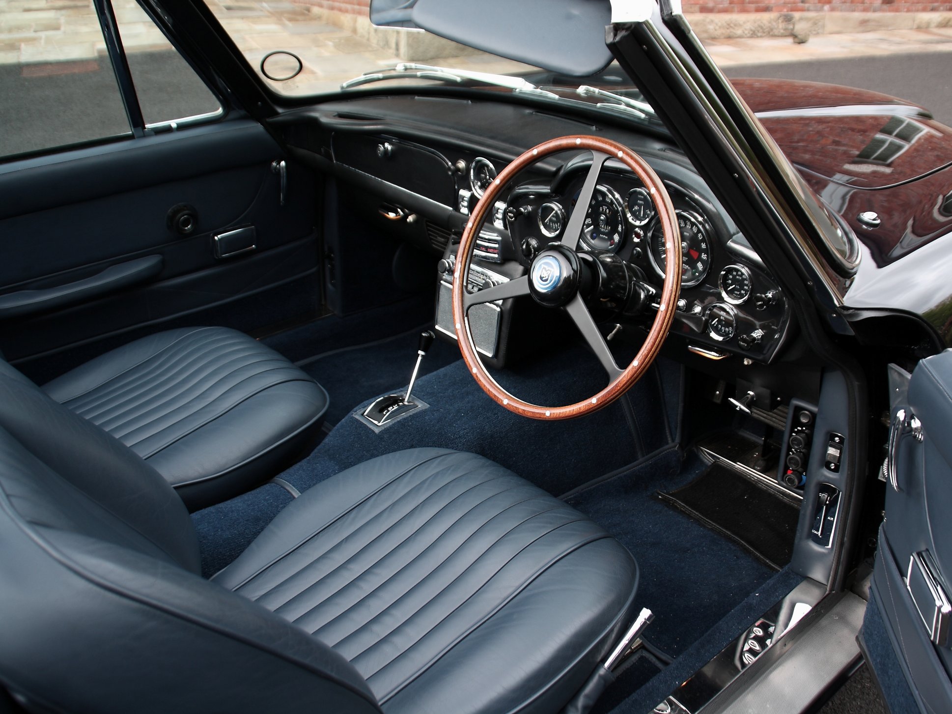 1970 Aston Martin DB6 MkII Volante