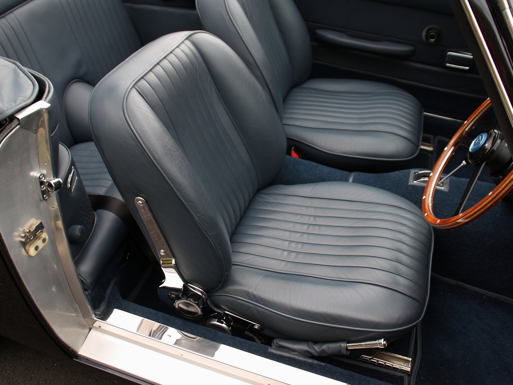 1970 Aston Martin DB6 MkII Volante