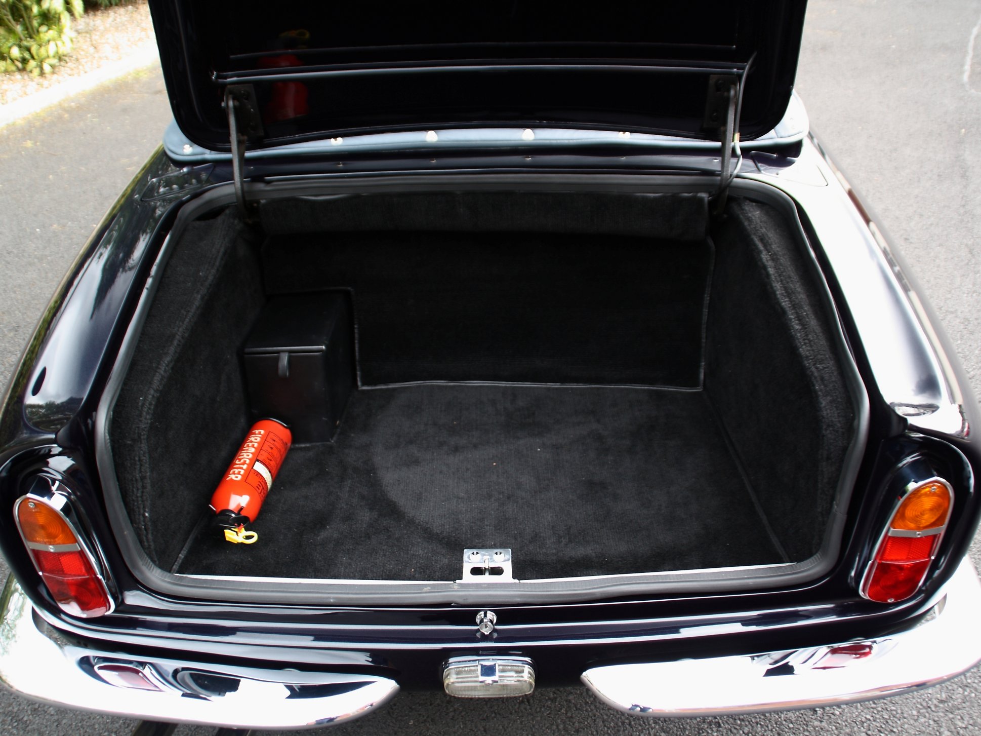 1970 Aston Martin DB6 MkII Volante