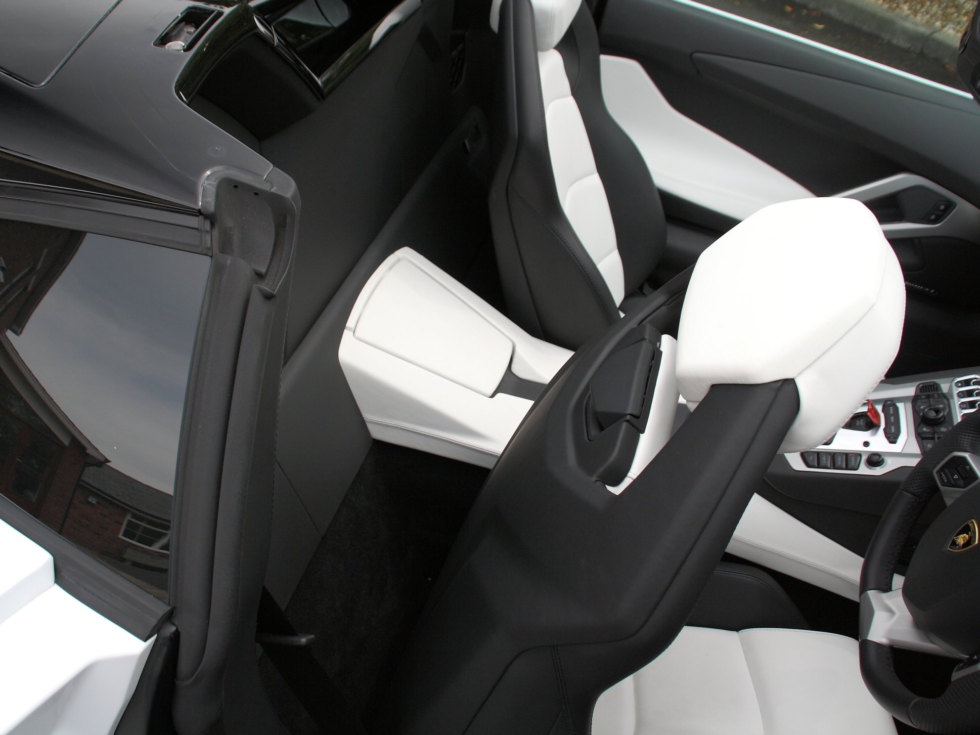 Lamborghini Aventador LP700-4 Roadster