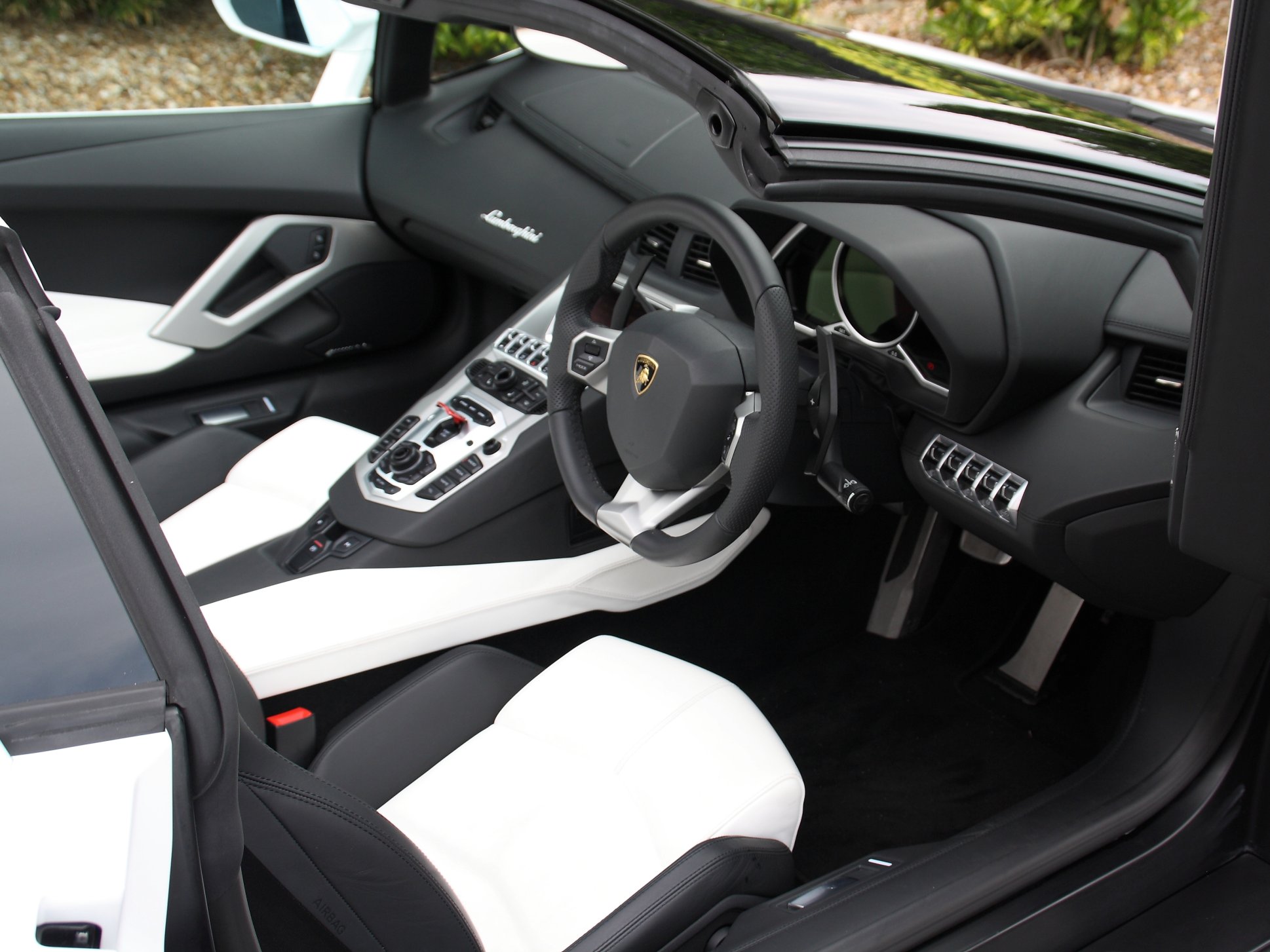 Lamborghini Aventador LP700-4 Roadster