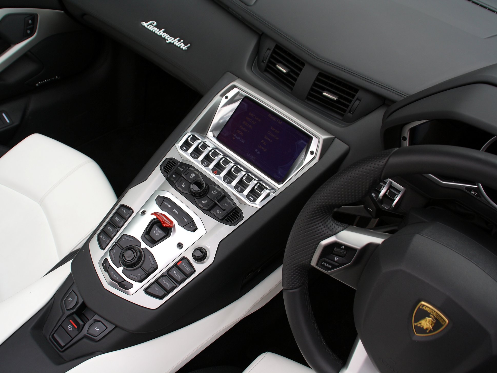 Lamborghini Aventador LP700-4 Roadster