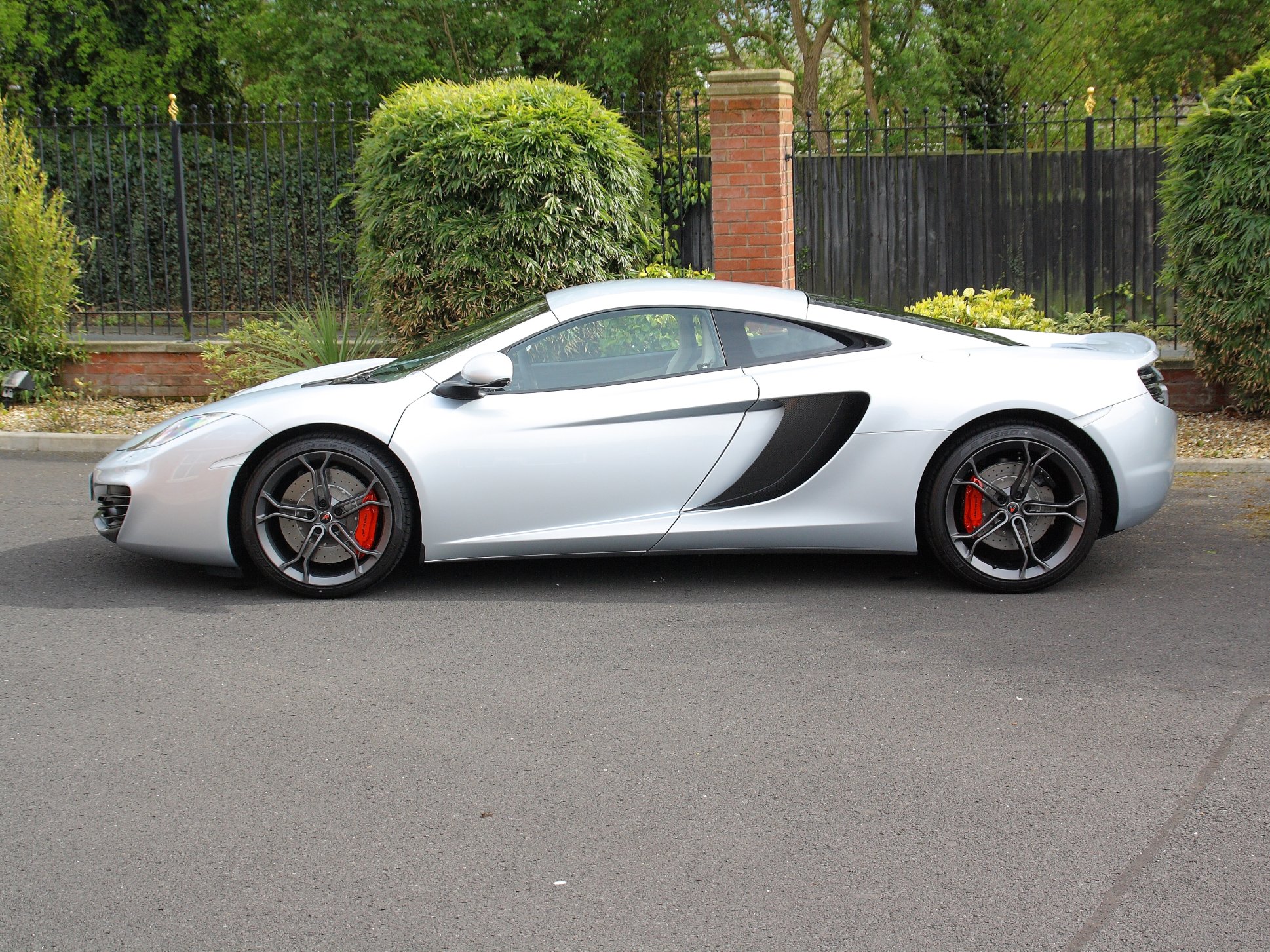 McLaren MP4-12C