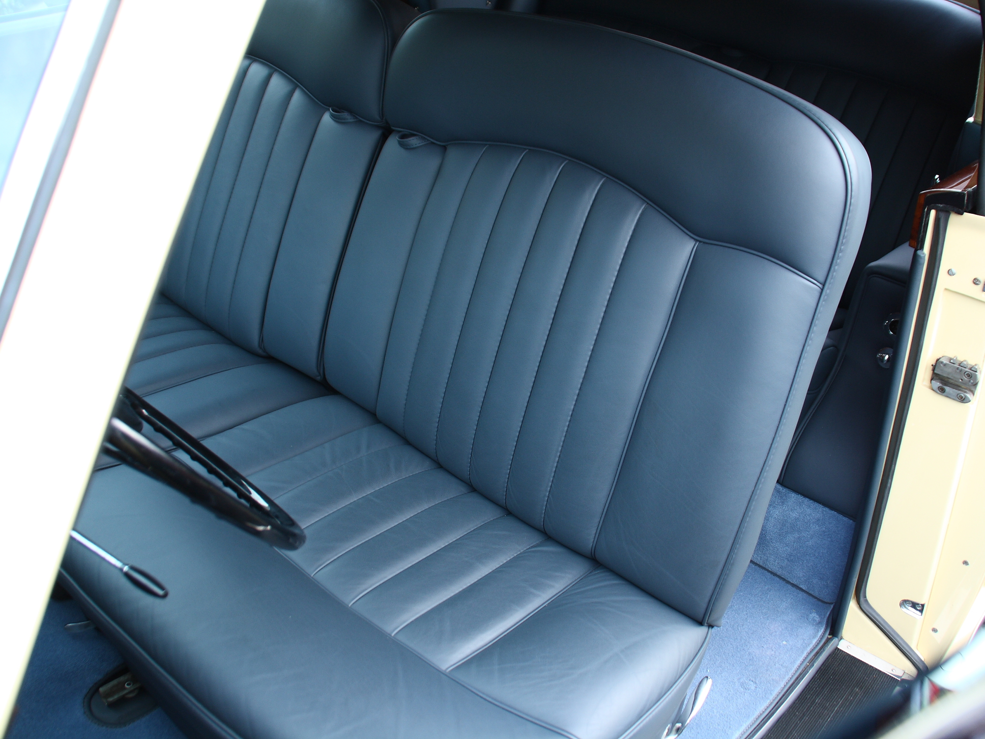 Rolls Royce Silver Cloud II Drophead Coupe by H.J. Mulliner