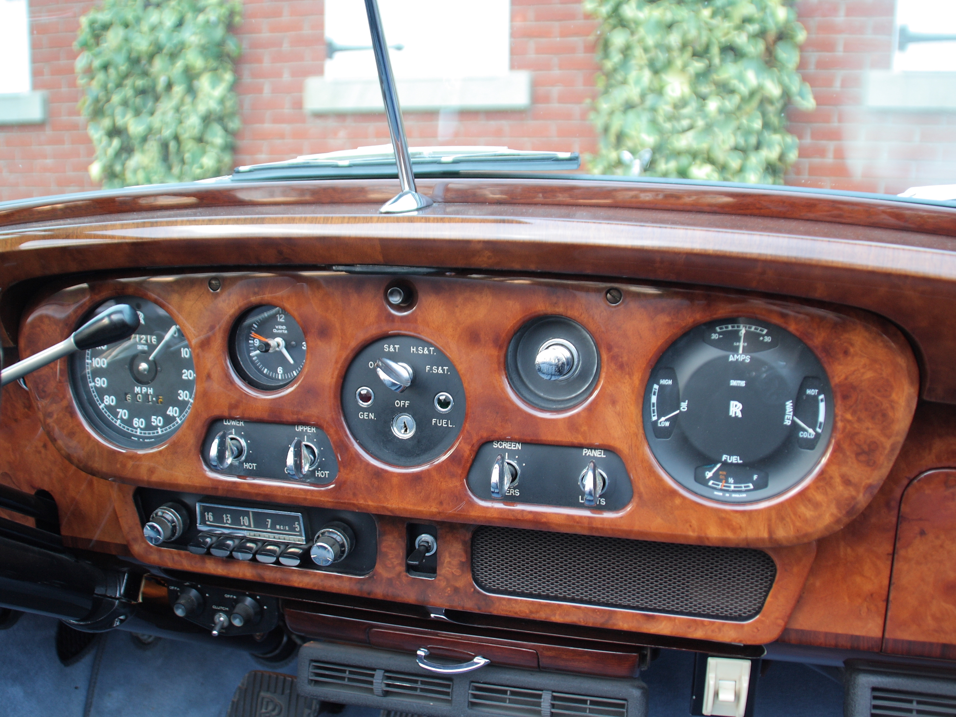 Rolls Royce Silver Cloud II Drophead Coupe by H.J. Mulliner