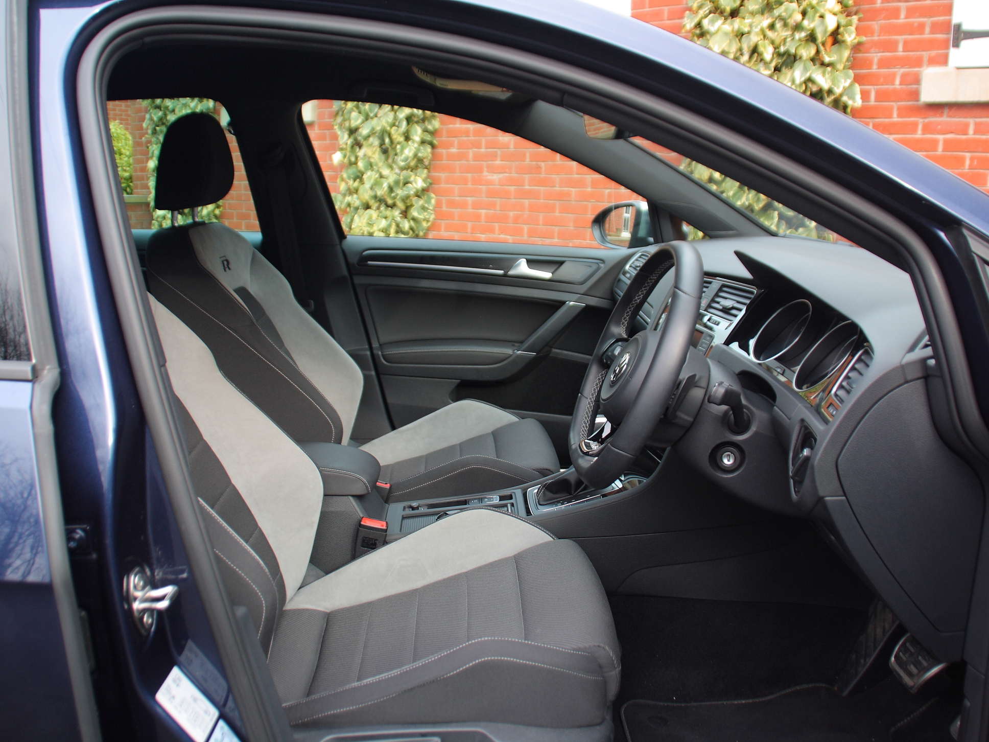 2017 Volkswagen Golf R DSG