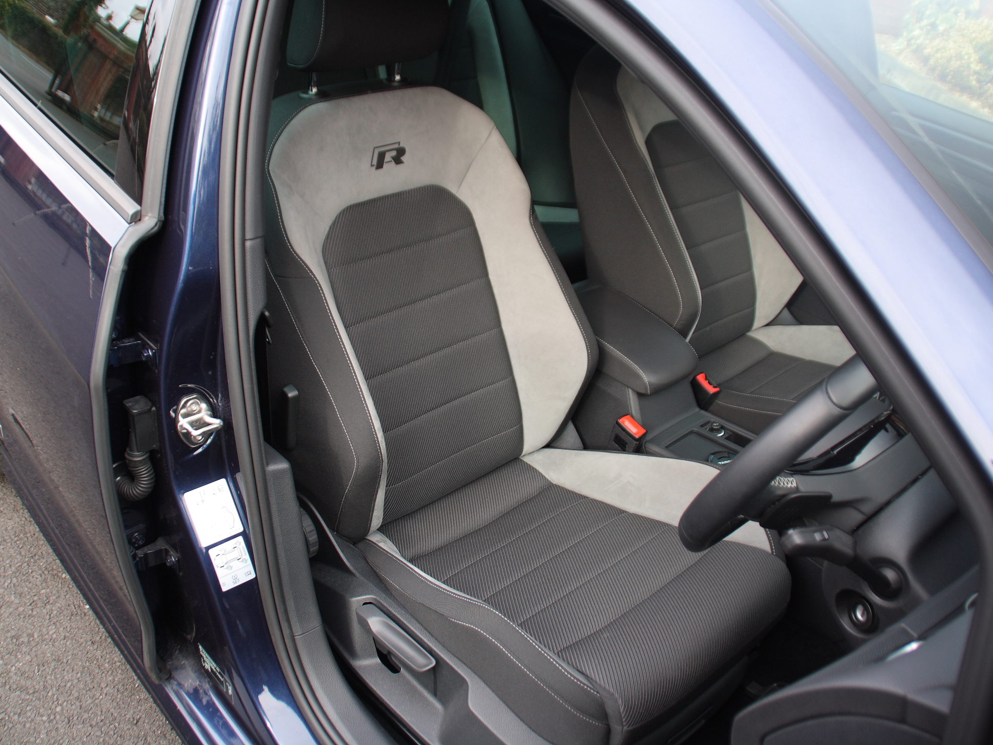 2017 Volkswagen Golf R DSG