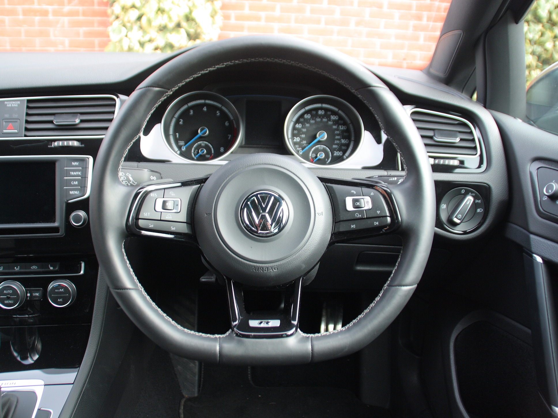 2017 Volkswagen Golf R DSG