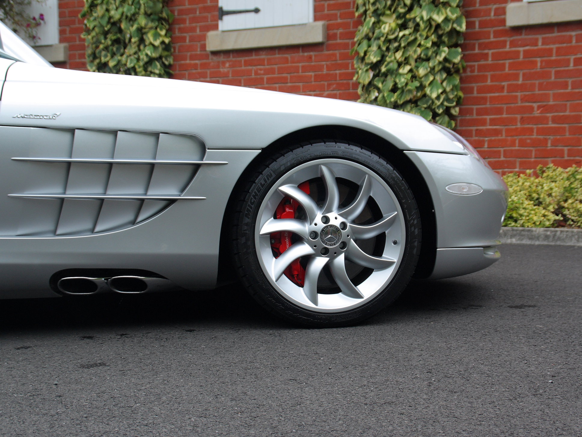 Mercedes McLaren SLR
