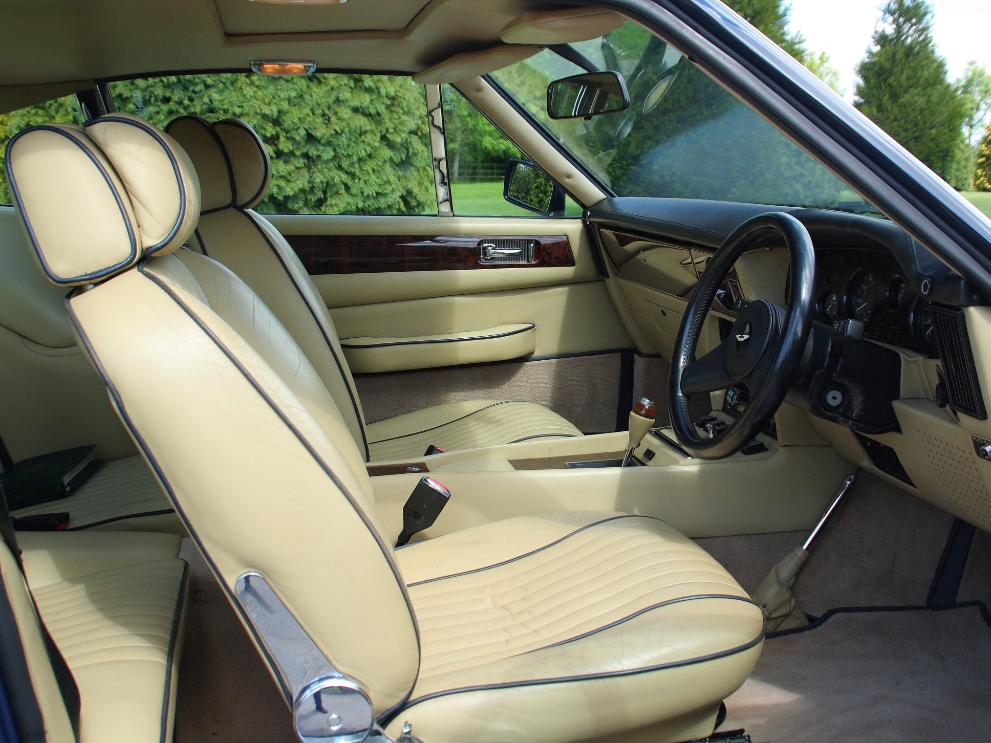 1986 Aston Martin V8 EFi