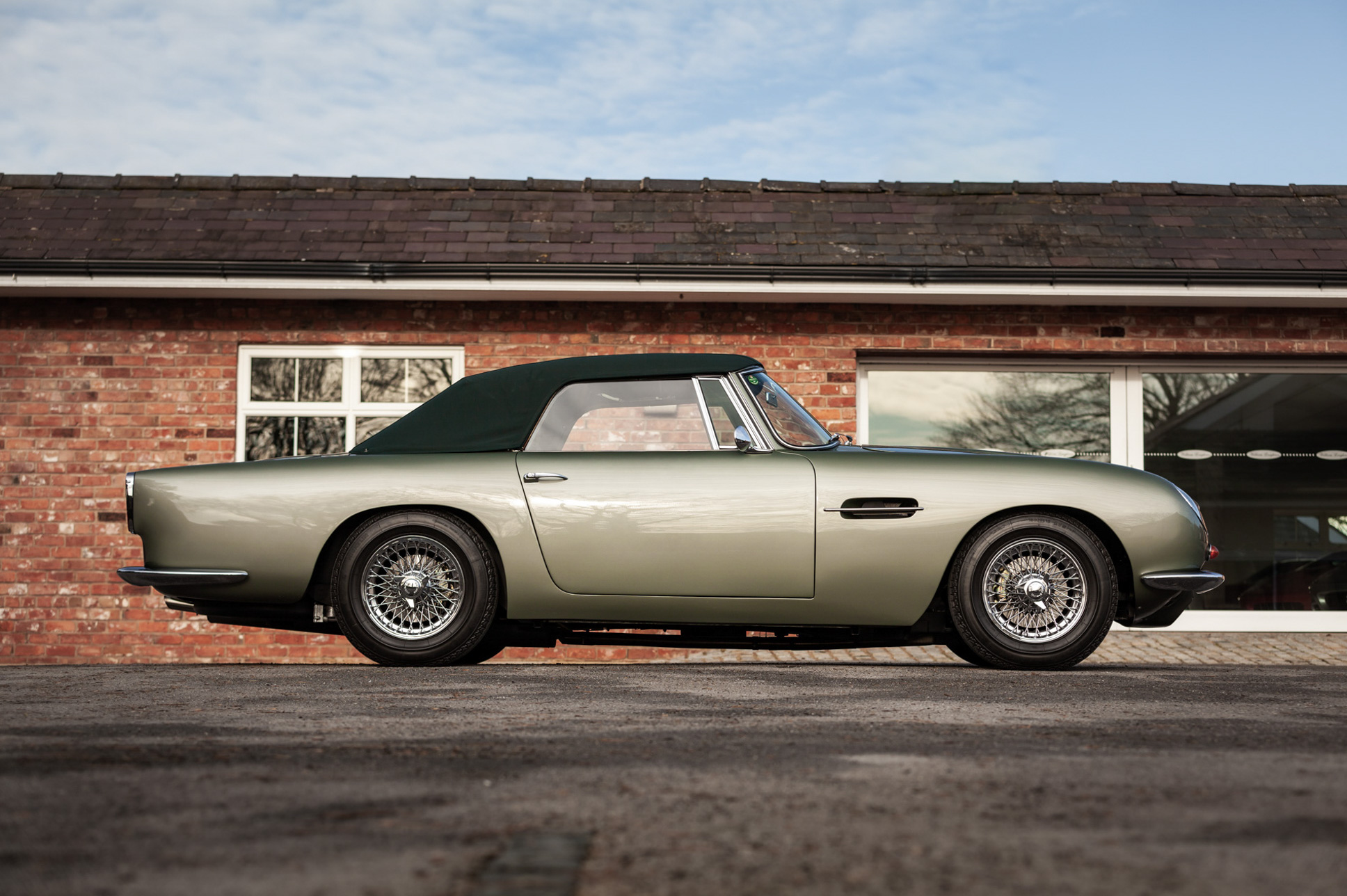 Aston Martin DB6 Short Chassis Volante