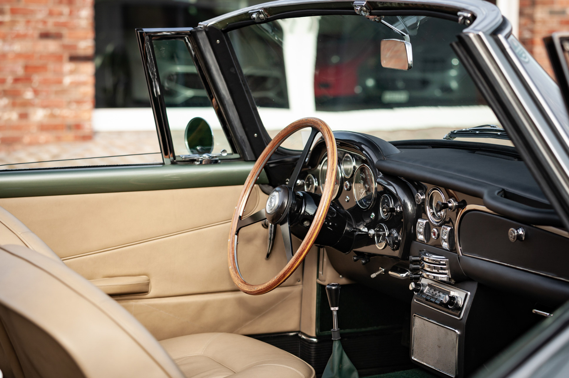 Aston Martin DB6 Short Chassis Volante