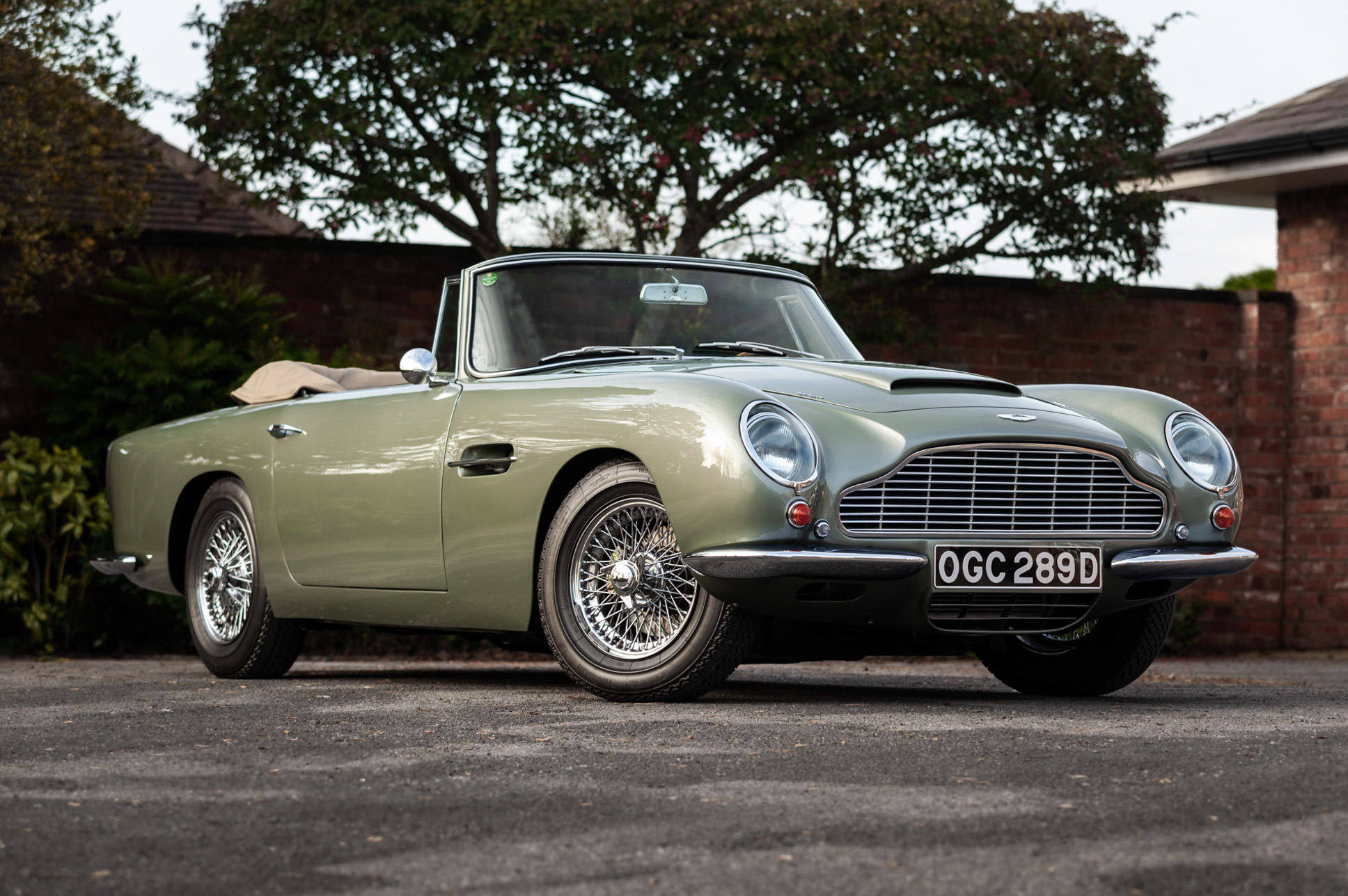 Aston Martin DB6 Short Chassis Volante