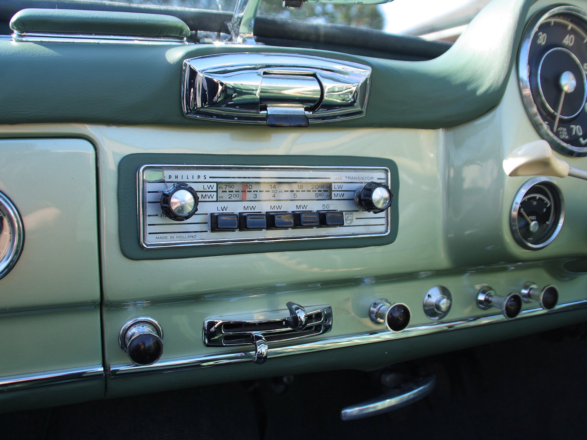 1959 Mercedes 190SL (RHD)