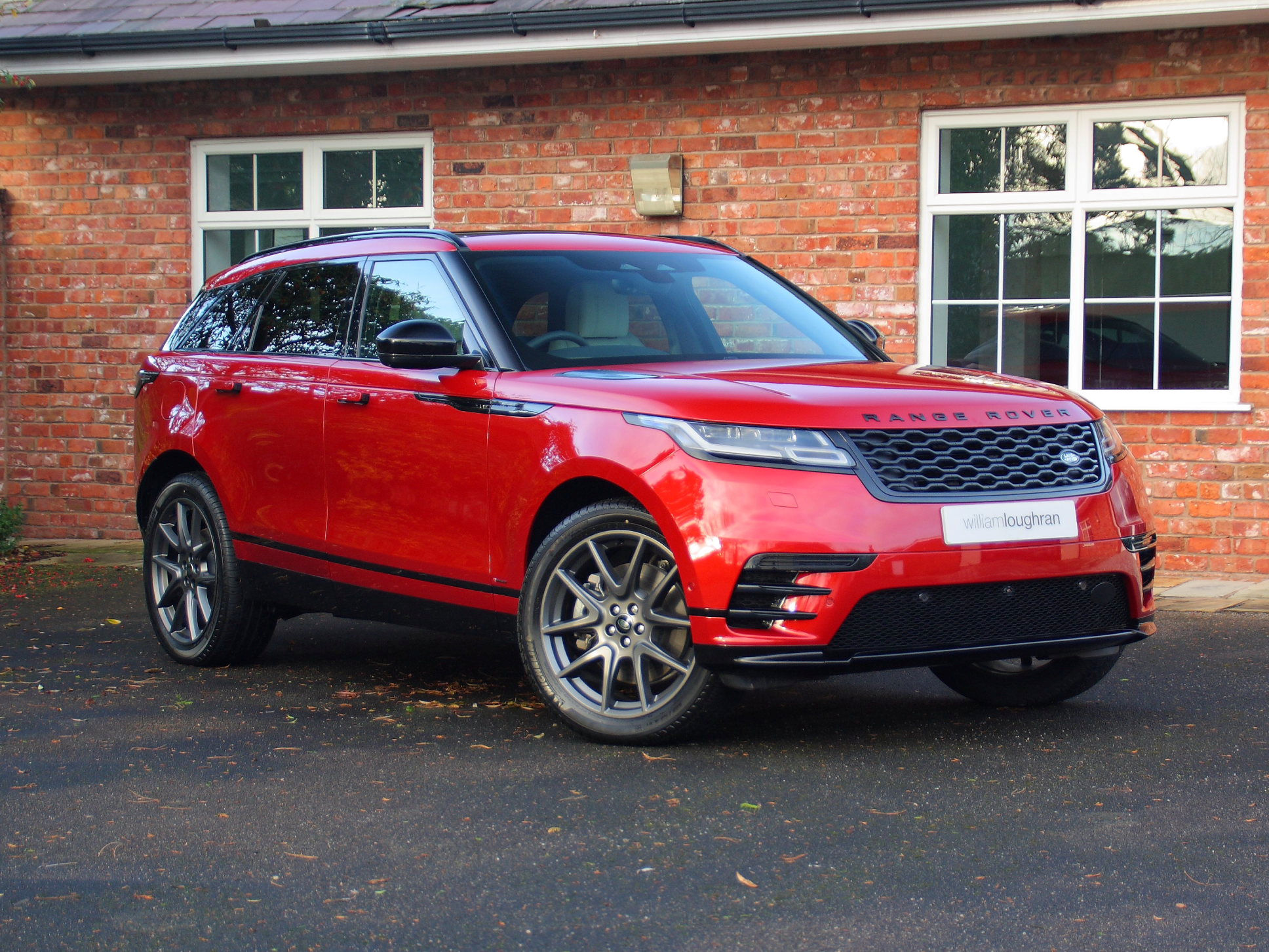 Range Rover Velar P400e HSE R Dynamic