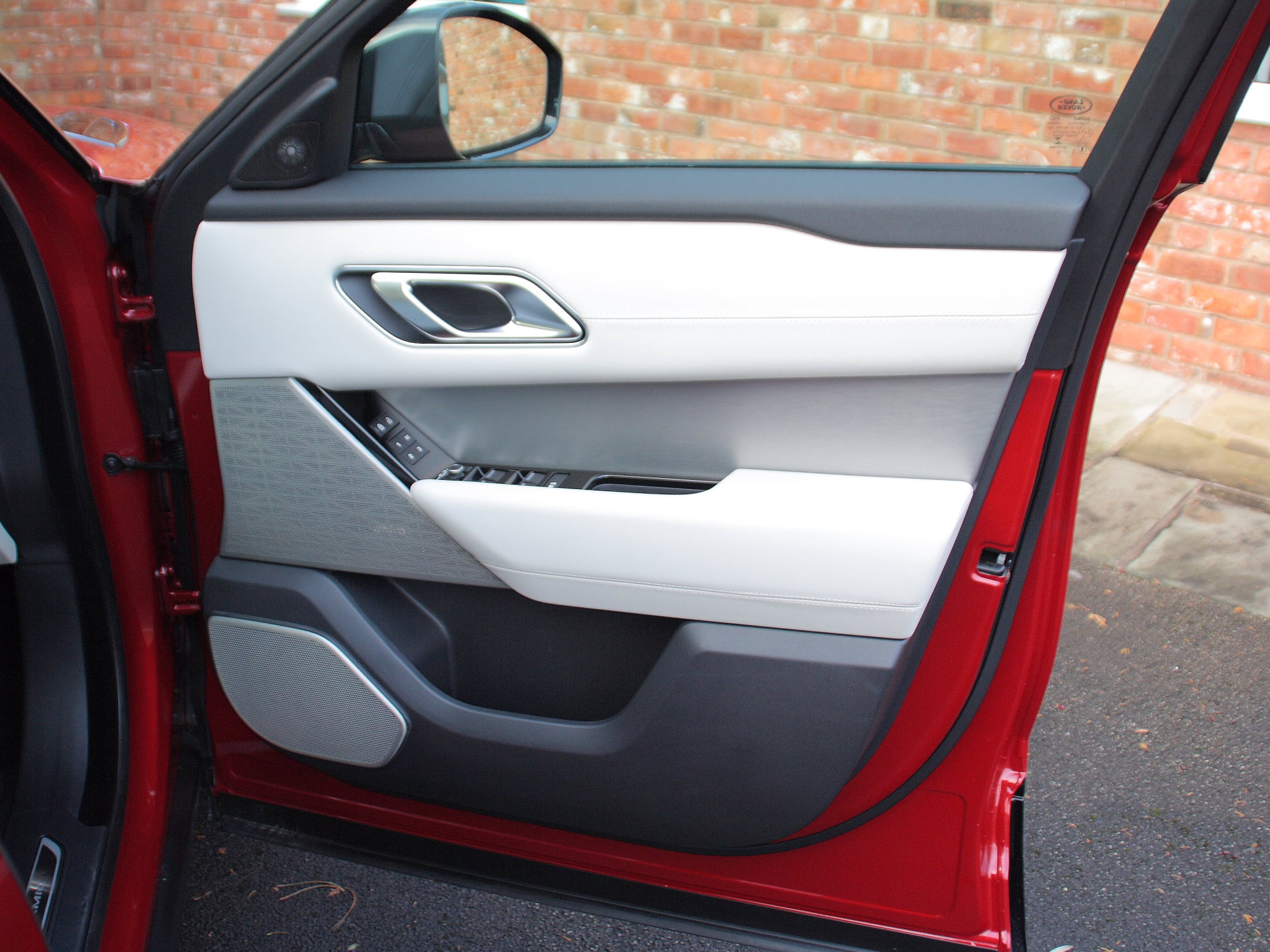 2021 Range Rover Velar P400e HSE R-Dynamic