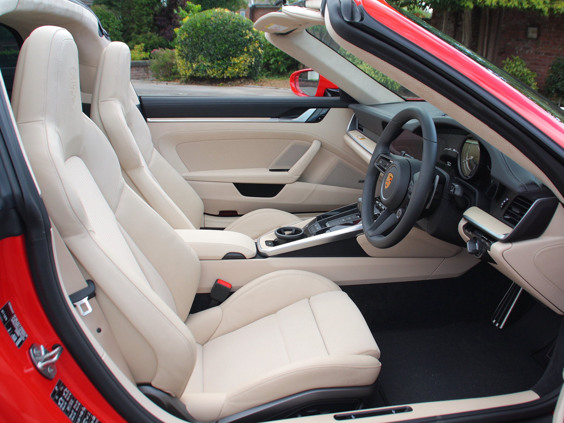 Porsche 911(992) C4S Targa Heritage Edition