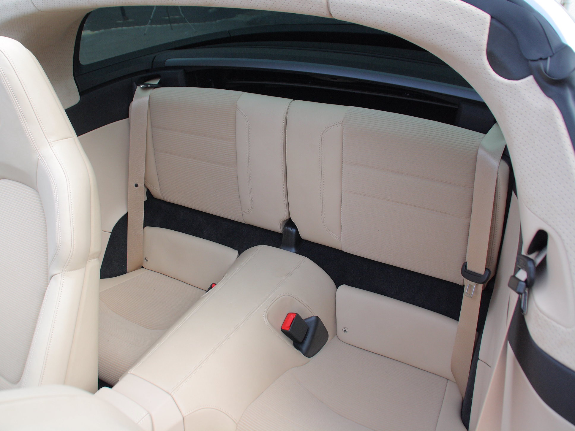 Porsche 911(992) C4S Targa Heritage Edition