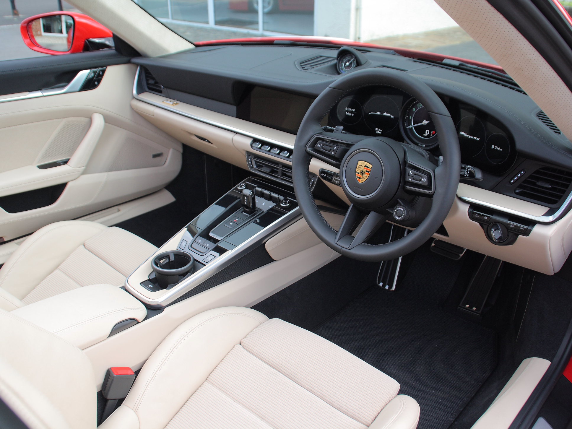 Porsche 911(992) C4S Targa Heritage Edition