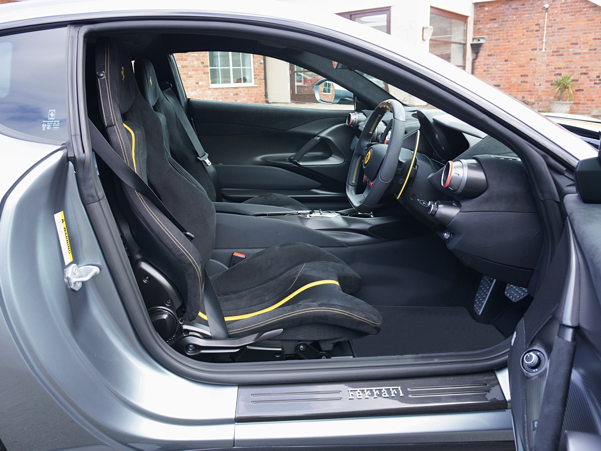 2023 Ferrari 812 Competizione