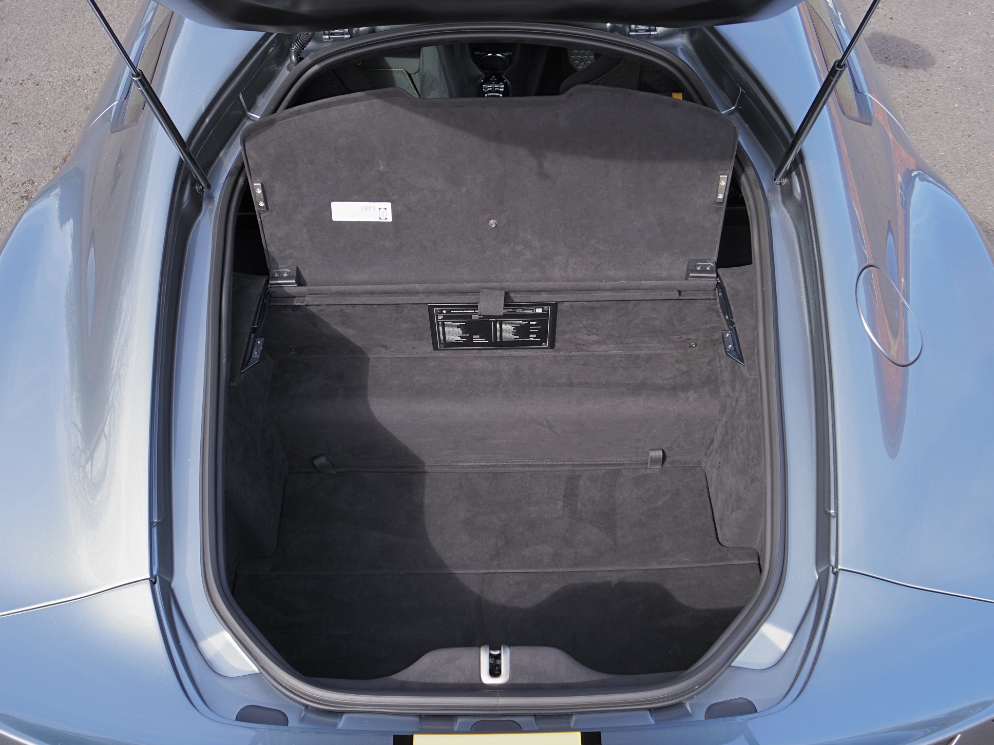 2023 Ferrari 812 Competizione