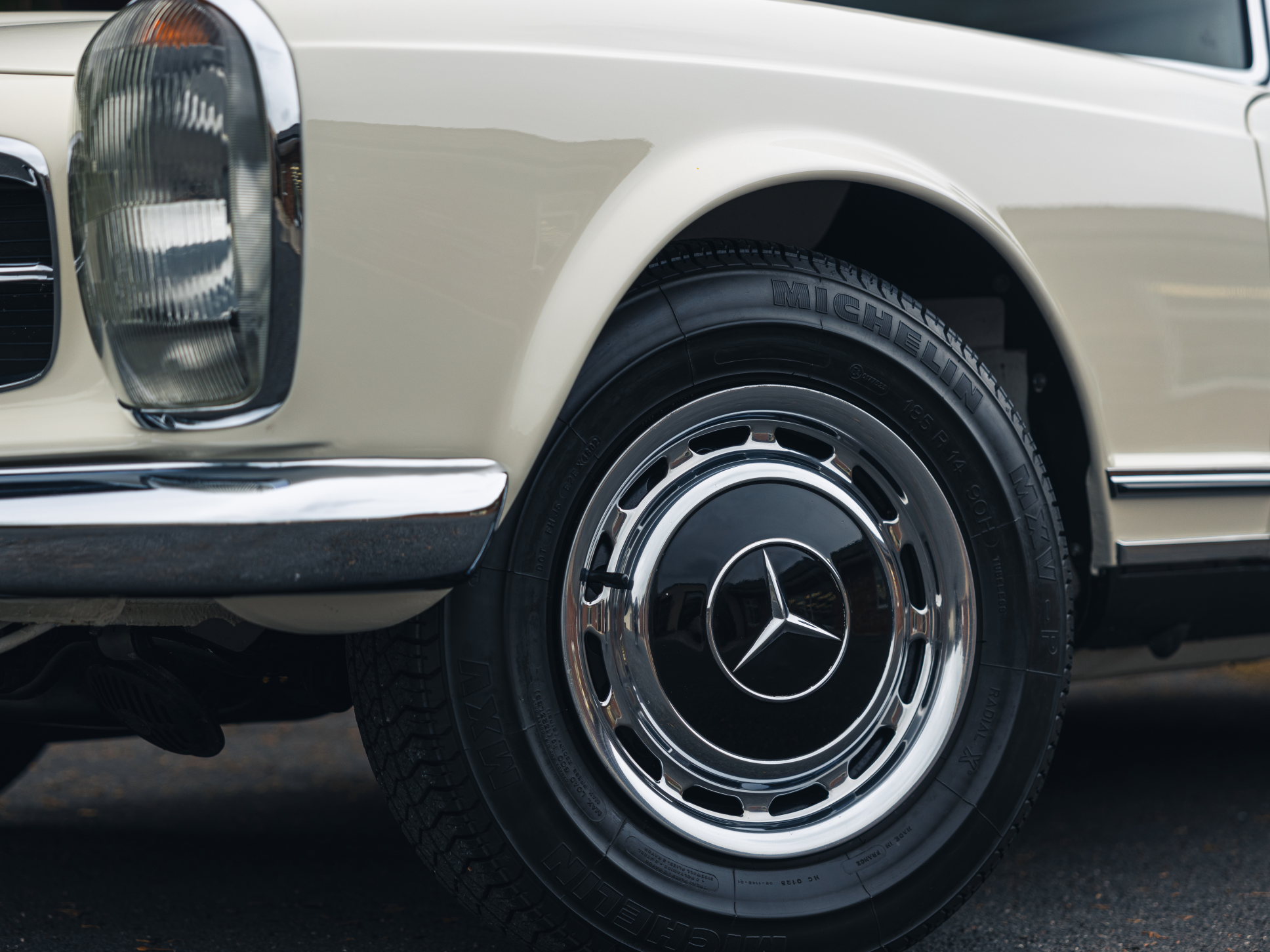 Mercedes 280SL 