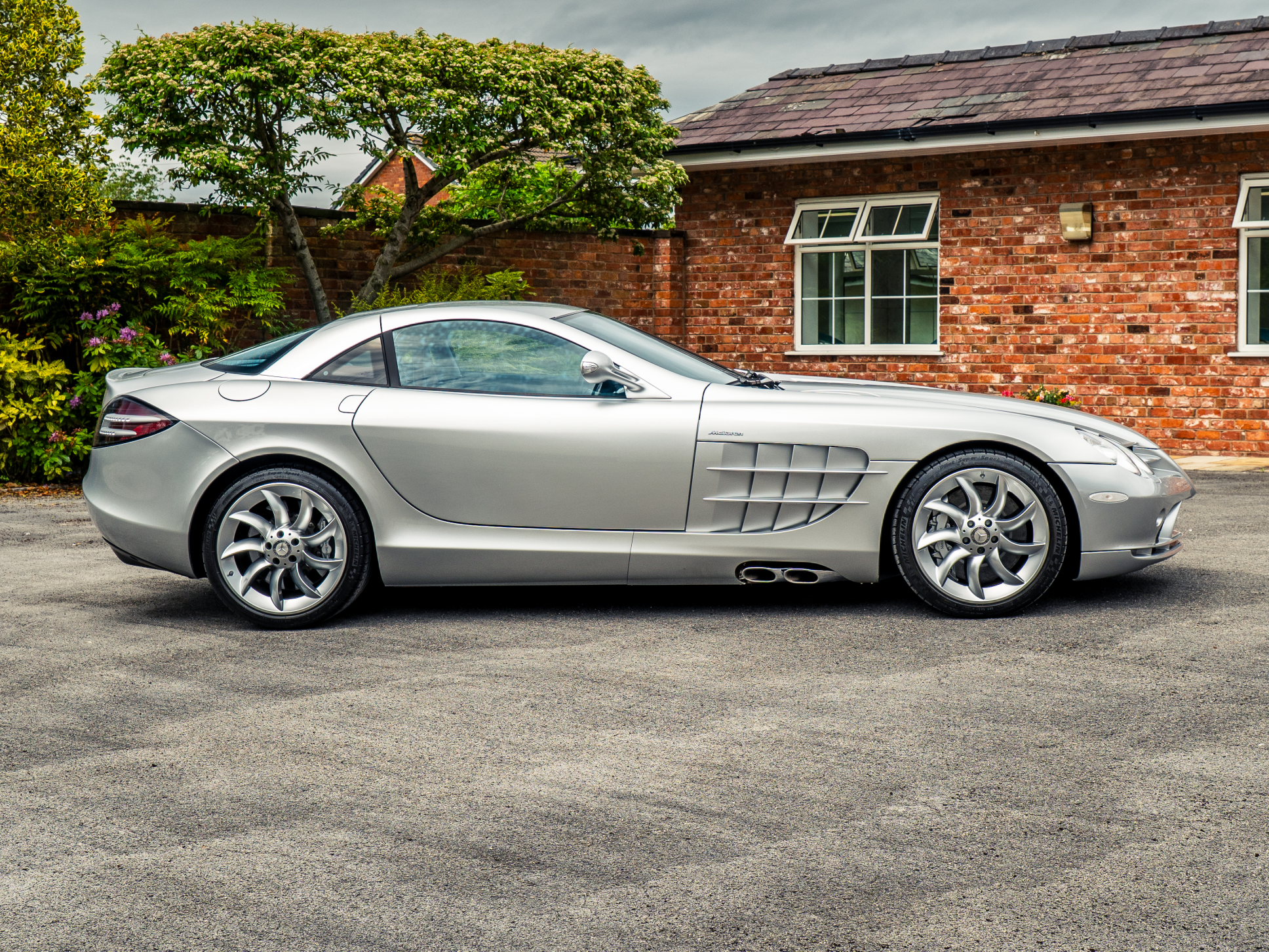 Mercedes-Benz McLaren SLR