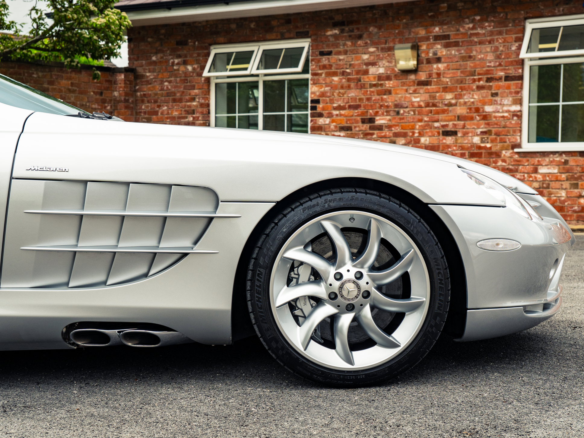Mercedes-Benz McLaren SLR