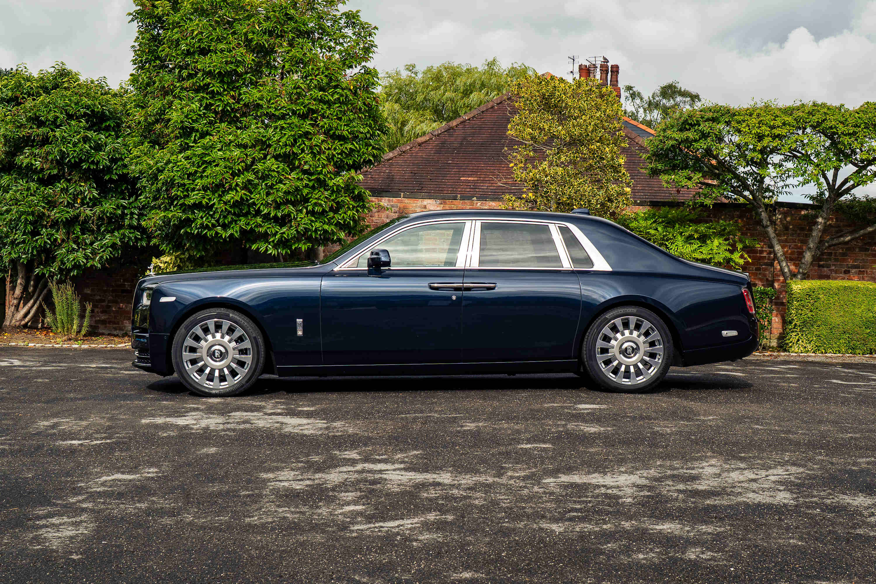 2022 Rolls-Royce Phantom