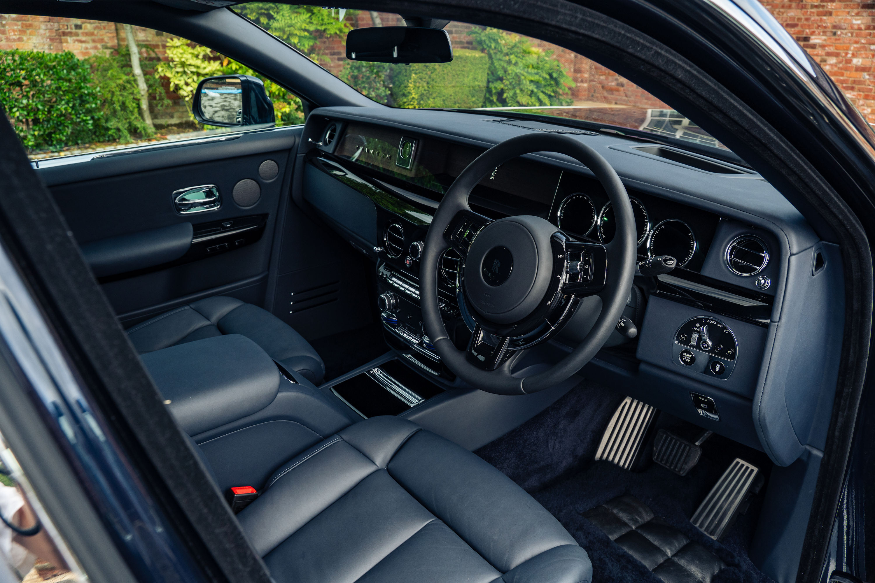2022 Rolls-Royce Phantom