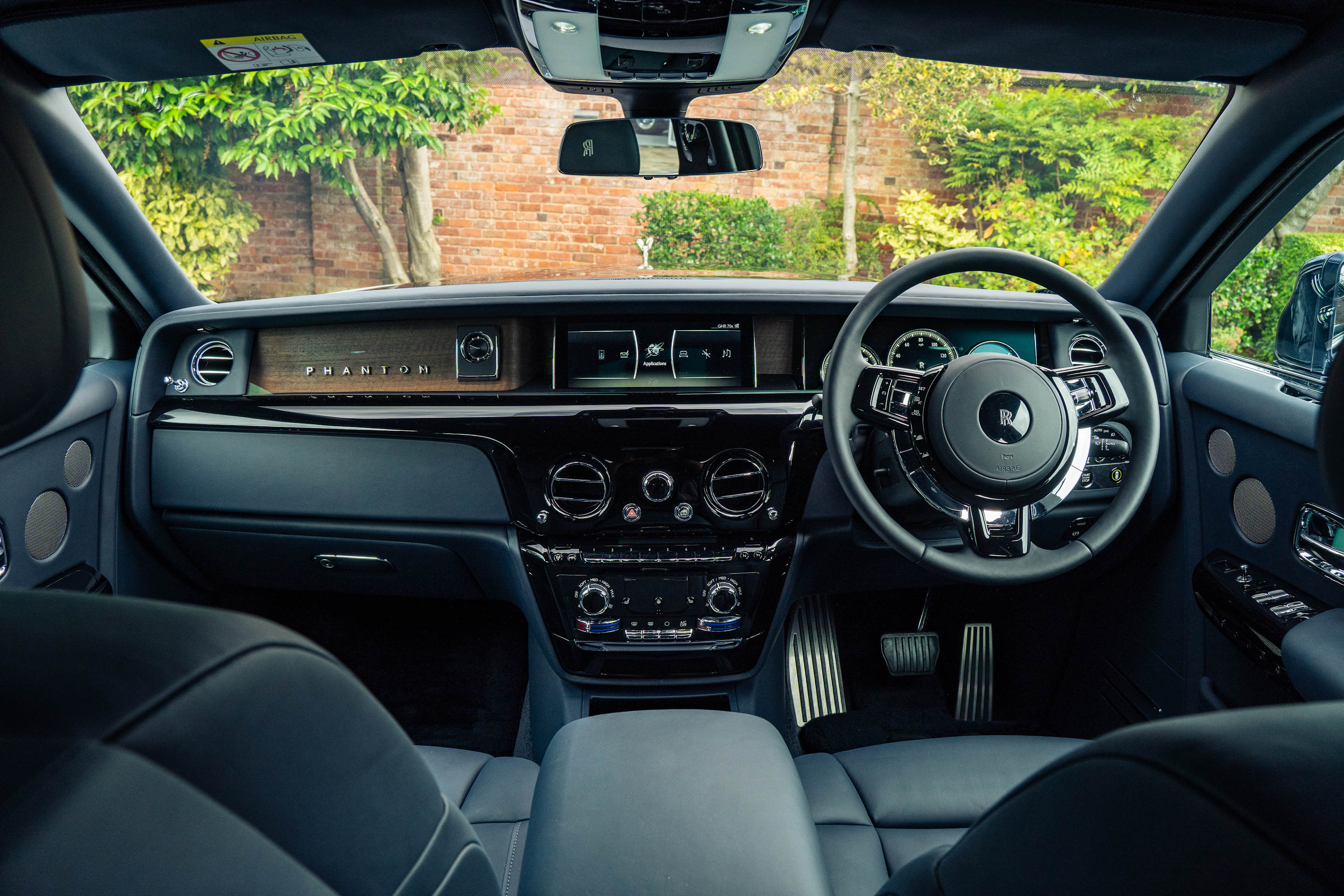 2022 Rolls-Royce Phantom