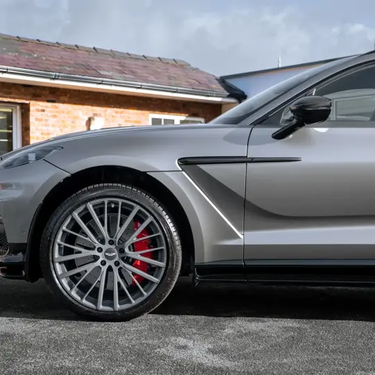 Aston Martin DBX 707 image 6