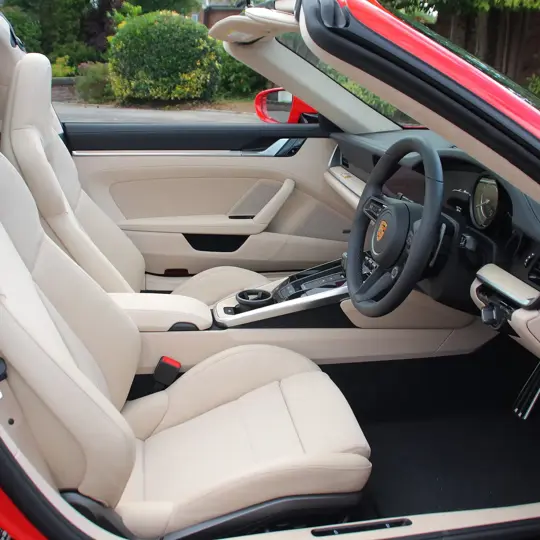 Porsche 911 (992) C4S Targa Heritage Edition  image 11