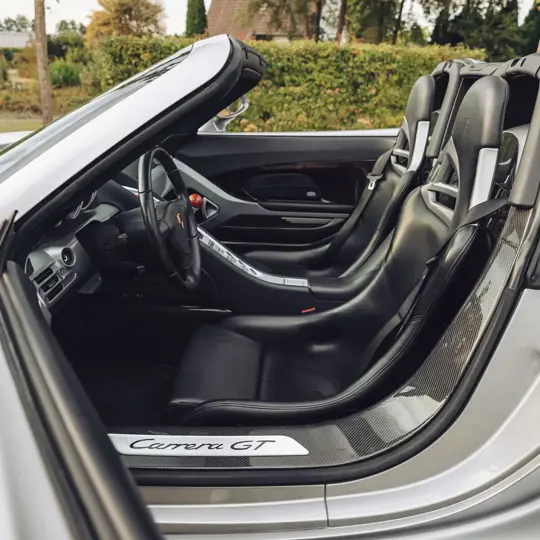 Porsche Carrera GT image 22