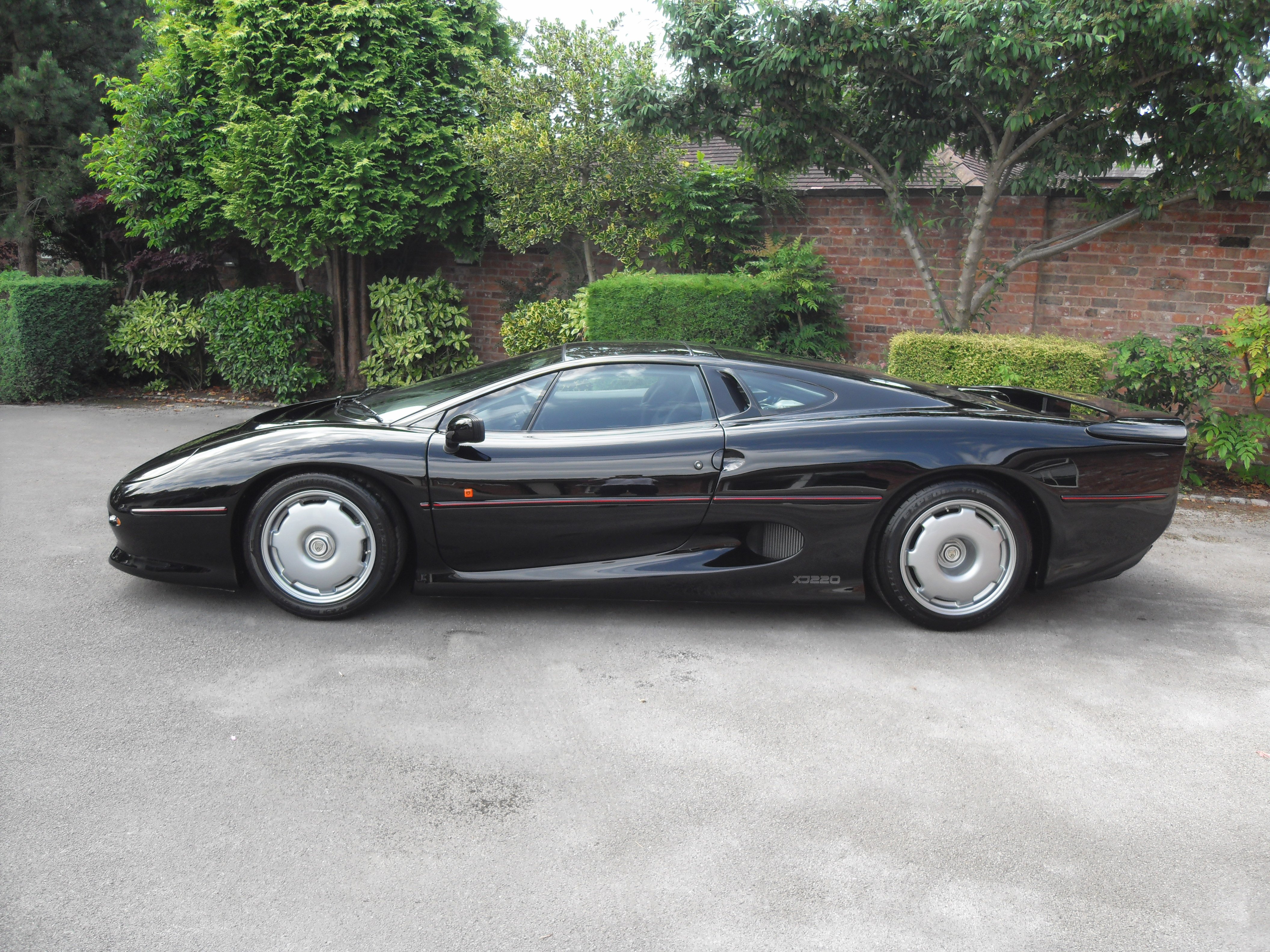 jaguar_xj220_80115_2.jpg?