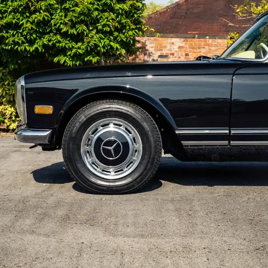 Mercedes-Benz 280SL Pagoda image 6