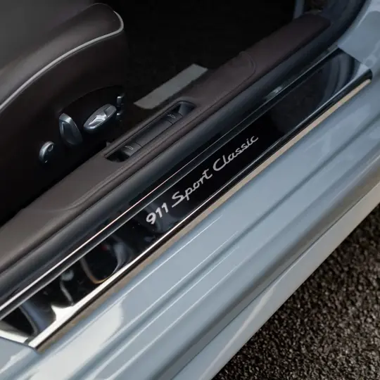 Porsche 911 (997) Sport Classic image 33