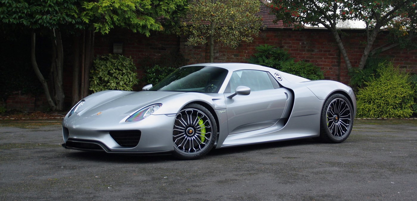 15 Porsche 918 Spyder